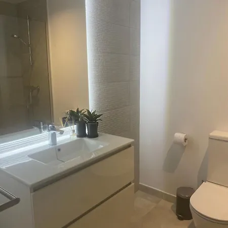 Διαμέρισμα House, Short Walk To *
