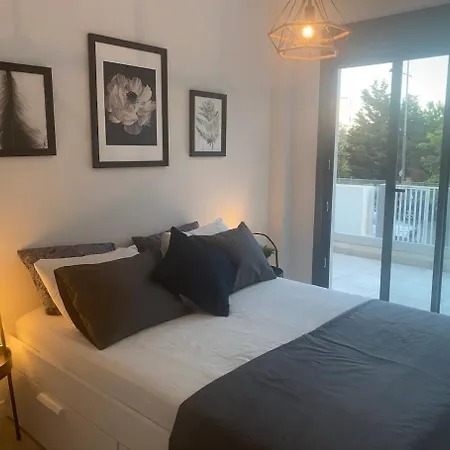 House, Short Walk To Διαμέρισμα *