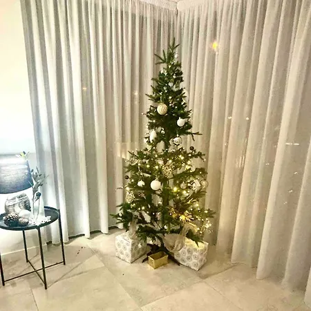 Διαμέρισμα House, Short Walk To *