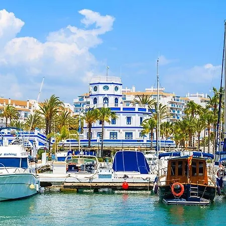 Apartment House, Short Walk To Estepona