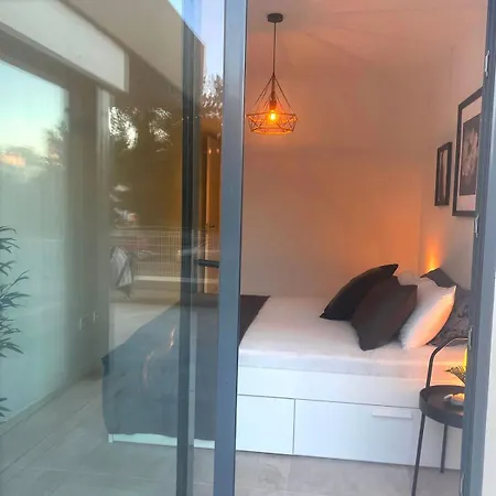 House, Short Walk To * Εστεπόνα
